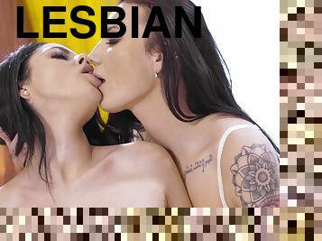 teta-grande, cona-pussy, lésbicas, beijando, natural, perfurado, checo, cara-em-aperto, falando, tatuagem