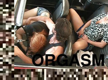 Kinky trio gets their orgasms in the posh car
