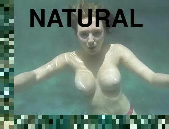 gros-nichons, en-plein-air, public, jeune-18, naturel, piscine, seins