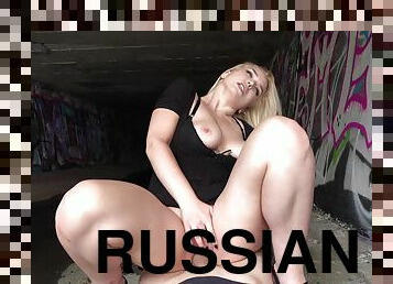 Blond Russian With Big Naturals