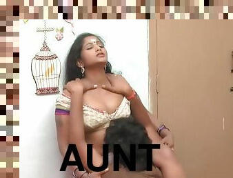 Telugu Aunty Boobs Pressing Romance With Mechanic