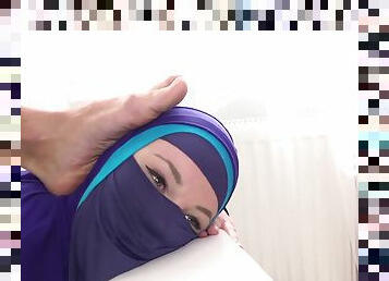 Submissive Muslim slut in hijab gets fucked - Hardcore