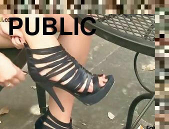 public, pieds, rousse, mignonne, italien, fétiche