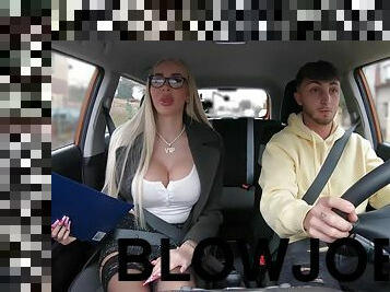 gros-nichons, babes, fellation, hardcore, voiture, salope, bas, jeune-18, chienne, blonde