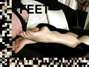 Goddess iveta feet licking