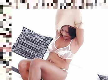 asyalı, mastürbasyon-masturbation, travesti, üstüneyüzüne-boşalma, tek-kişilik