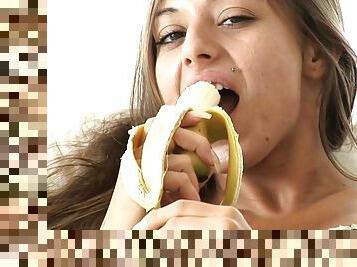 Private Show with Dominika C aka Daytona x masturbation with banana