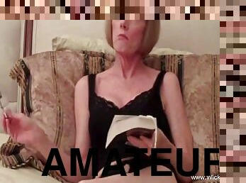 Amateur GILF Is A Sex Addict