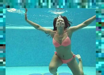 Hungarian naked Sazan Cheharda swim tease