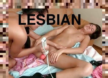 Limber teen spreads legs for lesbian sex