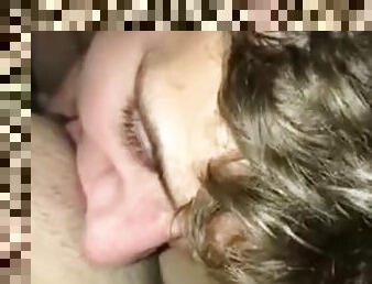 Amateur dude licking a shaved vagina
