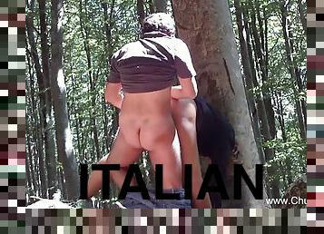 en-plein-air, amateur, milf, hardcore, couple, belle-femme-ronde, joufflue, italien, forêt