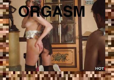 Lovely little exhibitionist orgasm