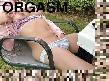 masturbation, orgasm, publik, fitta-pussy, massage, ensam, verklighet, små-bröst