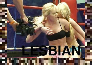 Lesbian orally pleasured in boxing ring