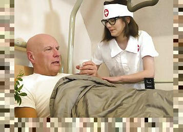 Nurse treats old patient with the most insane XXX
