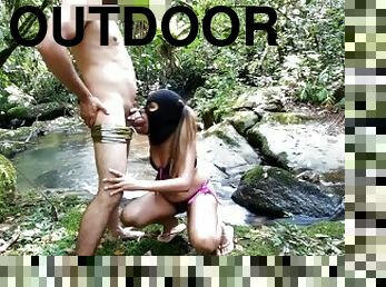 I enjoy fucking in the ass outdoors and this prostitute agreed to record herself with an unexpected