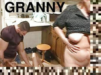 perä, isot-tissit, masturbaatio, orgasmi, isoäiti-granny, milf, kova-seksi, peppu, sormettaminen, keittiö