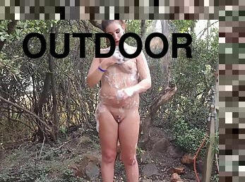 baignade, en-plein-air, amateur, joufflue, salope, douche, solo, brunette, petits-seins