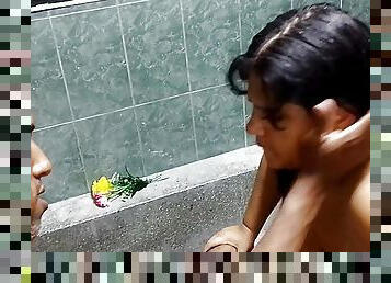 bañando, tetas-grandes, cuatro-patas, mayor, coño-pussy, esposa, amateur, anal, mamada, casero