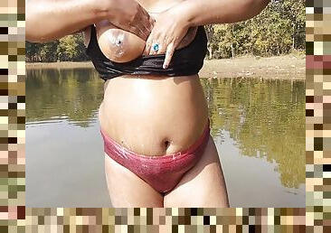 Hotgirl21 Sexy Desi Sister-in-law Of The Village Bathed In The Forest River