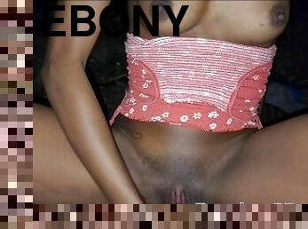 masturbación, orgasmo, meando, público, coño-pussy, delgada, squirting, negra-ebony, adolescente, con-los-dedos