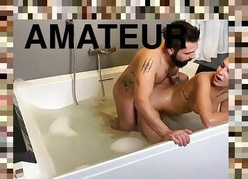 bagno, amatoriali, eruzioni-di-sperma, giovanissime, coppie, sperma-sulla-faccia, webcam, italiani, jacuzzi, brunette