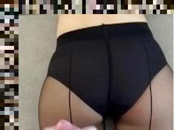 tua, stocking, kurus, blowjob-seks-dengan-mengisap-penis, cumshot-keluarnya-sperma, hitam, muda-diatas-18, sperma, lebih-tua, bokong