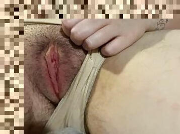 This bitch touches the clit with a 22 cm of dildo she like thanks