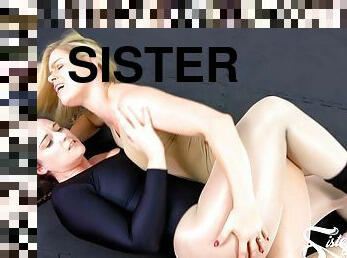 לסבית-lesbian, נשיקות, אחות-sister, התאבקות, השפלה