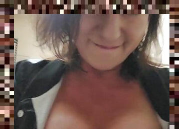 gros-nichons, public, amateur, milf, coquine, fétiche, solo, exhibitionniste, caché