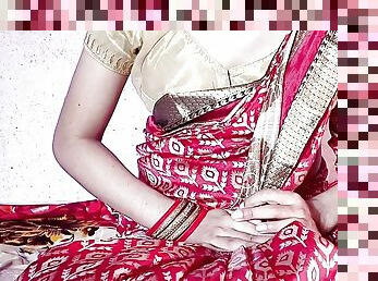 Indian saree me dekh kr bhabhi ko mn nehi mana to khub choda 