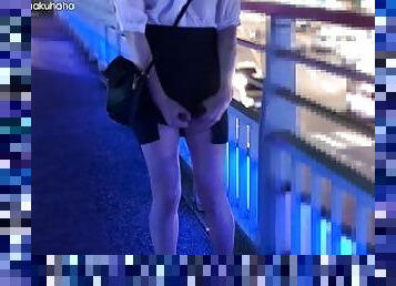 Exposed on the pedestrian bridge with vibrator ejaculated !