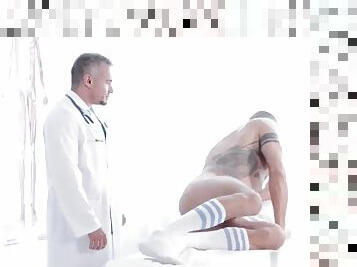 Big dick doctor anal sex and facial