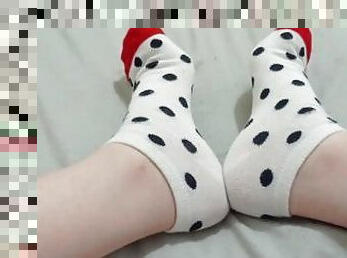 I warm myself with my feet before going to study pinay