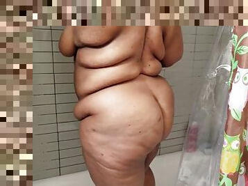 Sexy black bbw takes a shower
