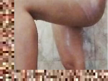 20 year pakistani bhabhi play with anal when bathing