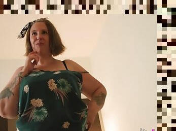 Curvy mommy makes up for lost time after her divorce... By fucking young guys!