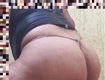 Hot Brazilian HousewifeTwerking Her BIG Wet Ass