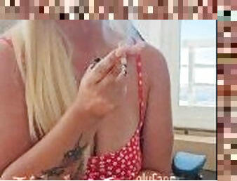 amateur, regordeta, rubia, británico, fetichista, fumando