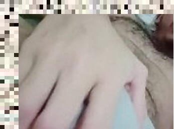 Hombre Hetero Masturbándose en la cama