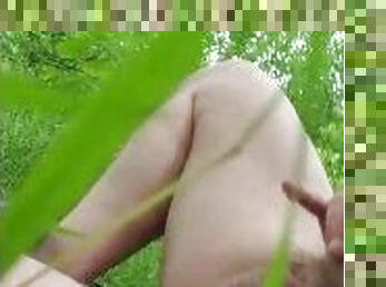 A little wank in the nature