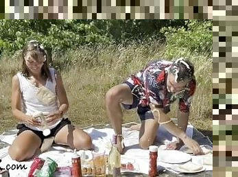 British Picnic Food Fight, WAM, Sploshing