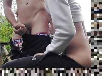 asiatique, en-plein-air, public, amateur, fellation, ejaculation-sur-le-corps, énorme-bite, gay, branlette, musclé