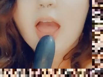 BBW sucks on vibrator