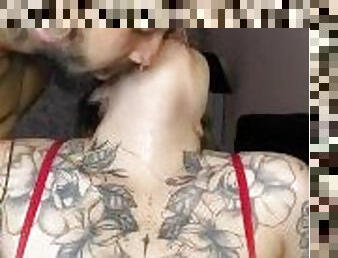 lambidas e mordidas no pescoço da Savanah Cos - ela tem fetiche em neck kissing