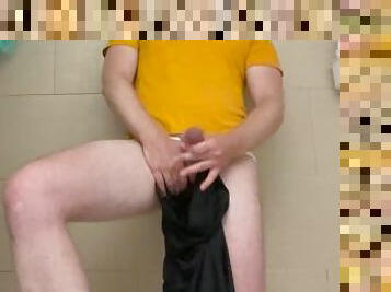 poilue, masturbation, sport, amateur, gay, branlette, salope, secousses, ejaculation, européenne