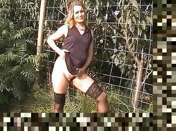 German blonde gets her ass sprayed after hard fucking outdoors