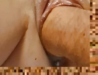 con-el-puño, orgasmo, meando, coño-pussy, squirting, amateur, hardcore, primera-persona, pequeñita, cañero