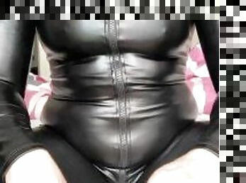 Mistress MILF - Kneel and Serve Me in Your Collar